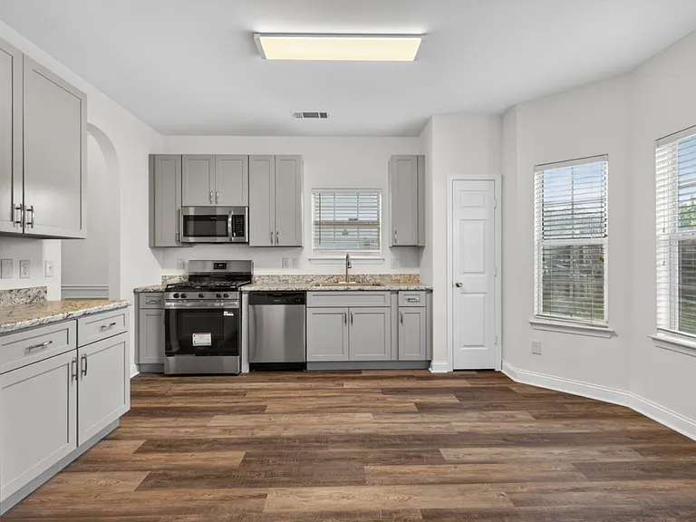 6120 Hemperly Rd — Photo 11