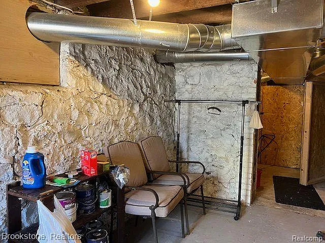 14 W Burdick St — Photo 21