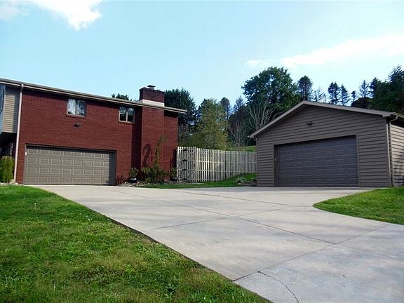 2nd image of 2 Harris Dr