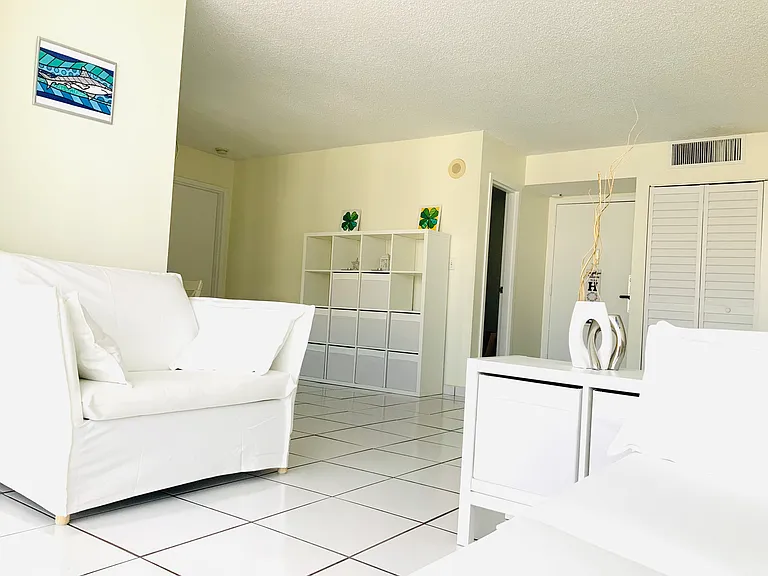 16909 N Bay Rd #907 — Photo 6