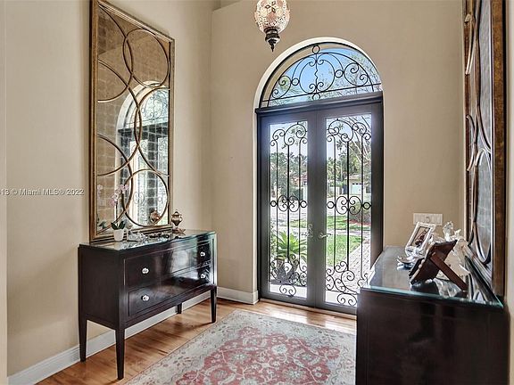 4th image of 2628 San Domingo St