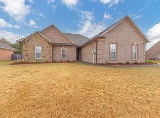 8 Plymouth Cv, Jackson, TN 38305