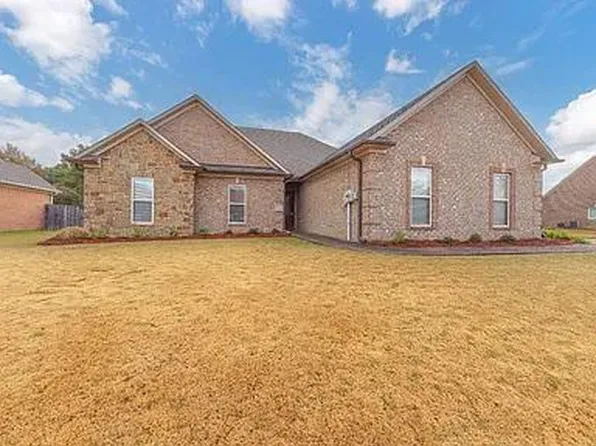 8 Plymouth Cv, Jackson, TN 38305