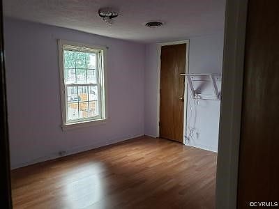 5th image of 911 N Harrison St
