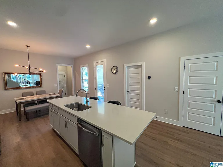 4740 Arden Way — Photo 7