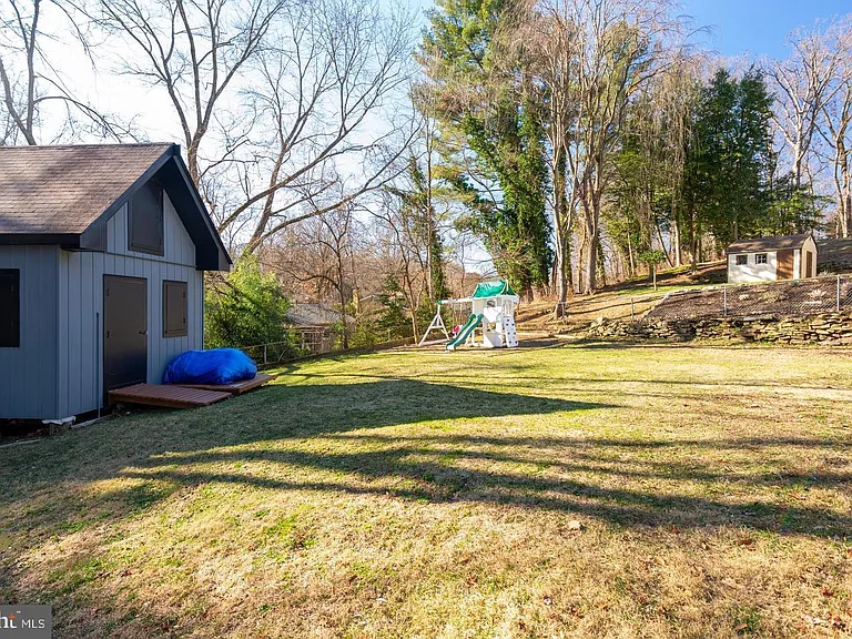 608 Winona Ct — Photo 49