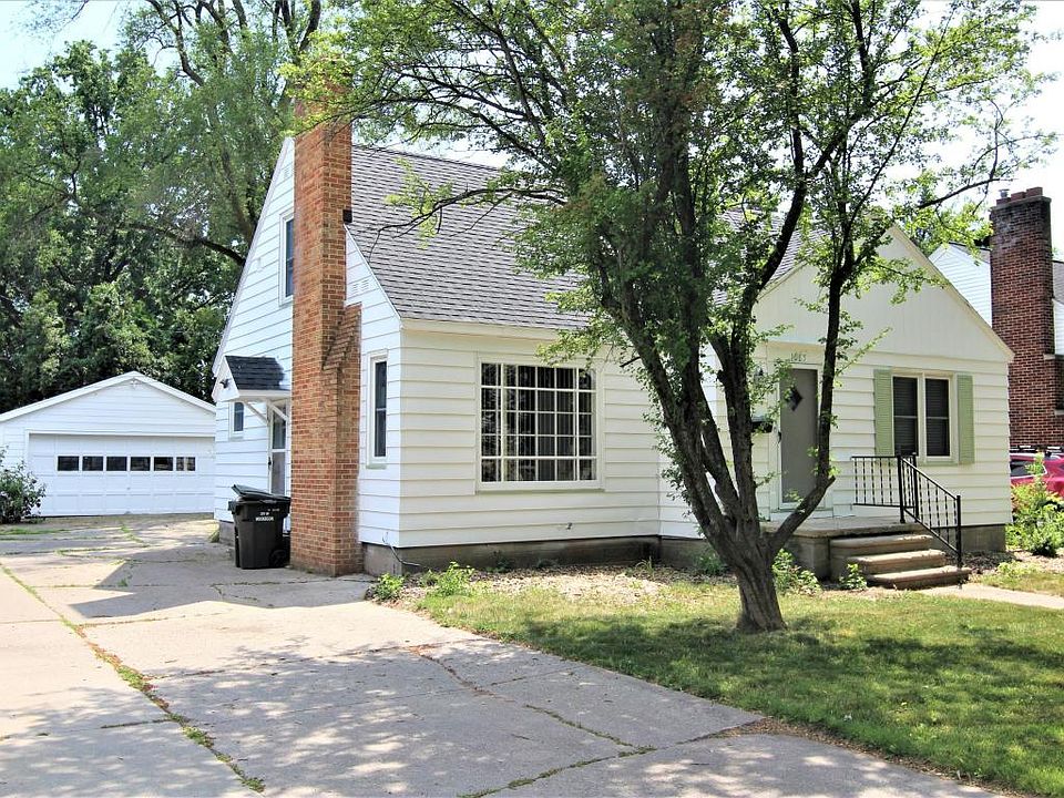 1st image of 1085 W Larch Ave