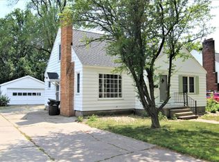 1085 W Larch Ave, Muskegon, MI 49441
