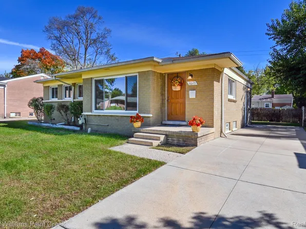 1075 Lori St, Ypsilanti, MI 48198