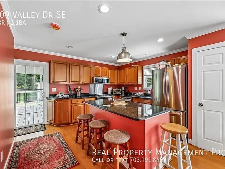 609 Valley Dr SE — Photo 8