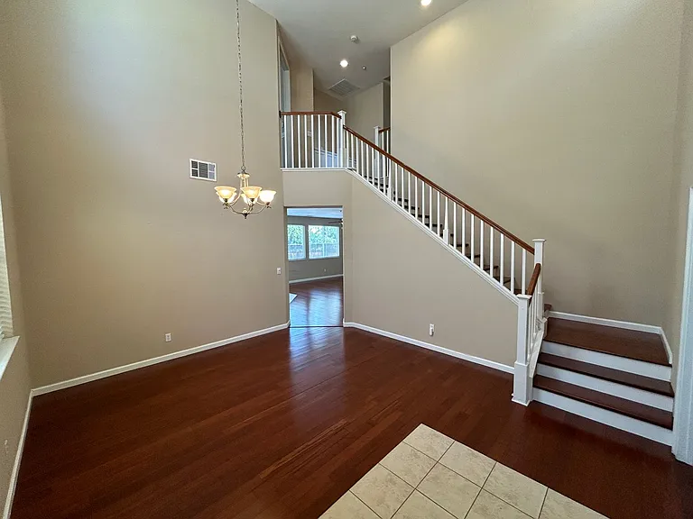 2342 Blue Ridge Ave — Photo 3
