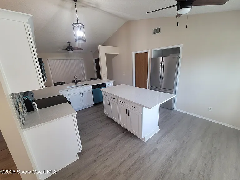 782 Simon St SE — Photo 5