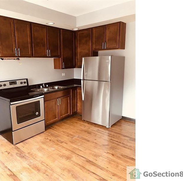 1st image of 7844 S Ellis Ave APT 303