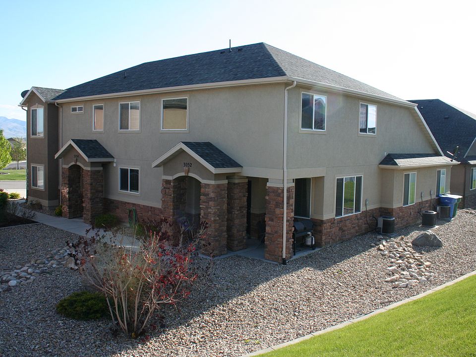 Front door/Patio area