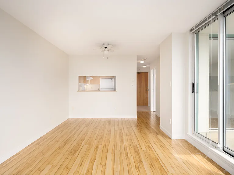 1148 Heffley Cres #1301 — Photo 4