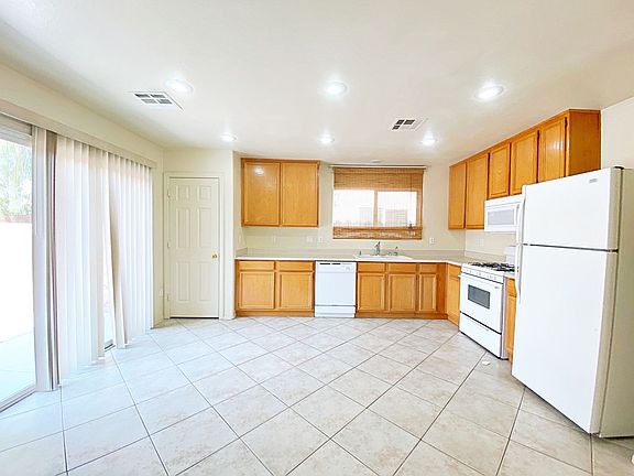 5th image of 10997 Deluna St