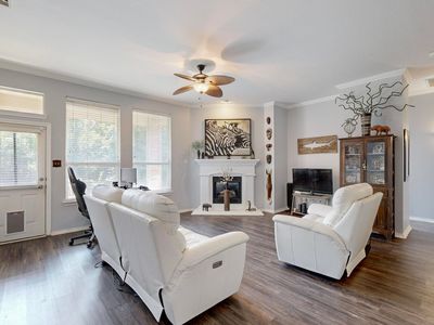 8614 Granville Dr, Dallas, TX, 75249