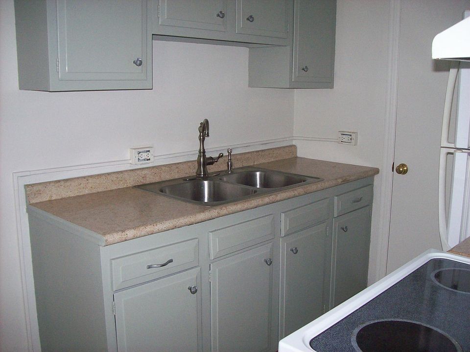 1st image of 1101 Ivy St SE APT 1