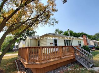 1101 W Sunset Dr, Sioux Falls, SD 57105