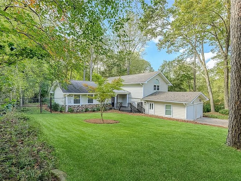 1185 Lake Colony Dr — Photo 11