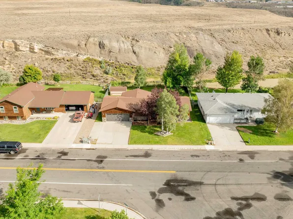 919 Spruce Dr, Cody, WY 82414