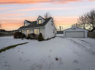 115 Nicholas Dr N, Tonawanda, NY 14150