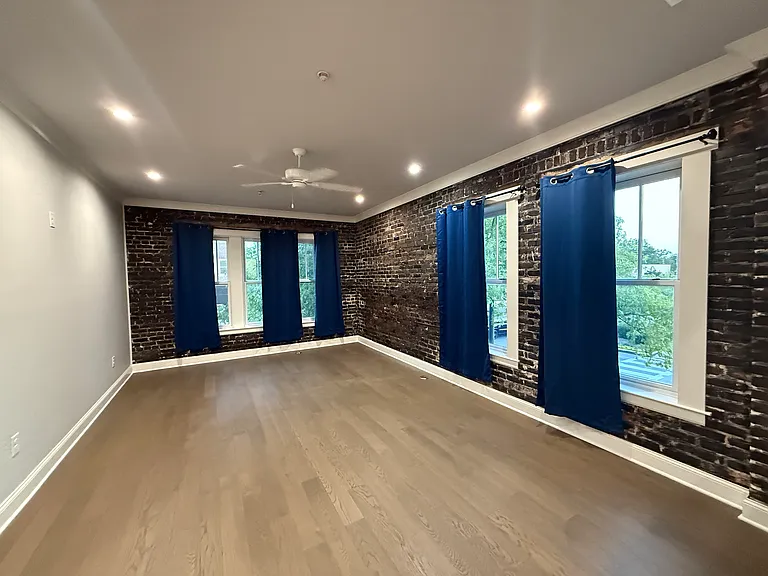 102 N Alston St #202 — Photo 4
