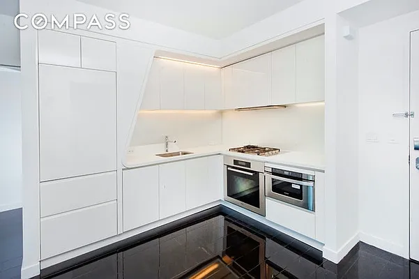 Rented by Compass | media 13