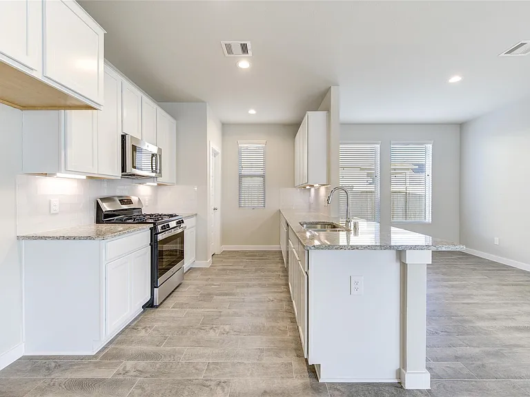 2623 Finley Ln — Photo 16