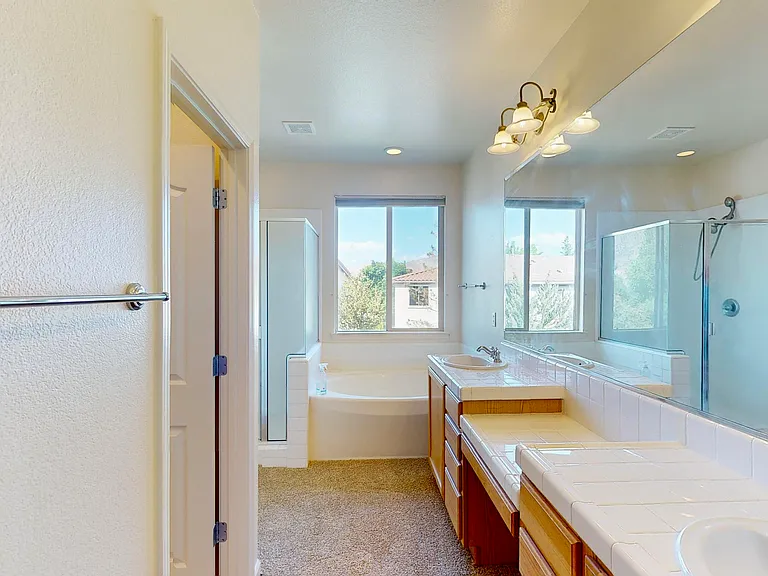 445 Dartmoor Ct — Photo 13