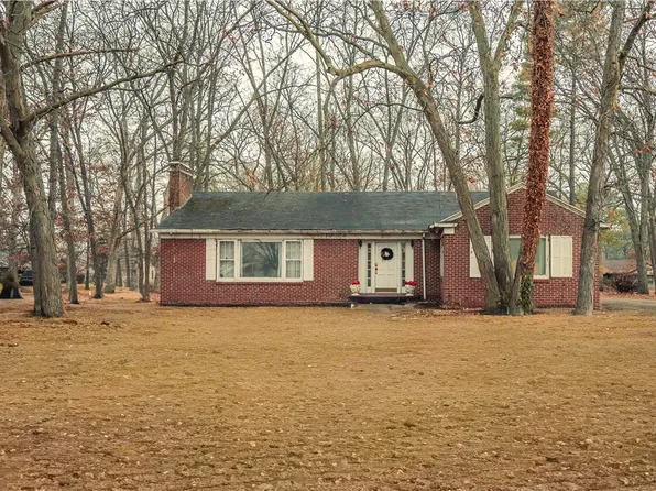 805 N Keller Dr, Effingham, IL 62401