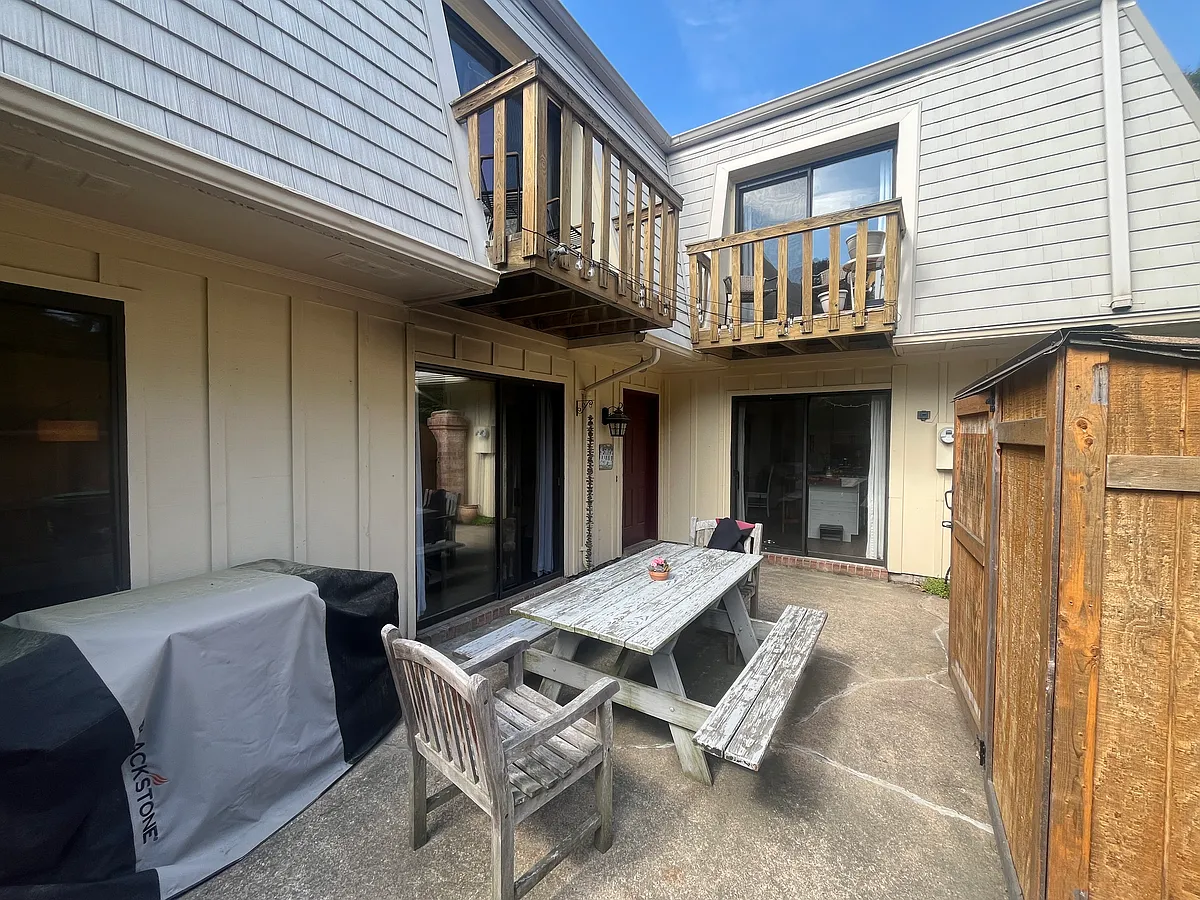 Building Photo - 518 Marsh Duck Way