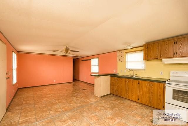 2nd image of 31699 Bowie Park Rd