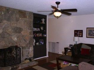 1775 Castlewood Ct, Hickory, NC 28602