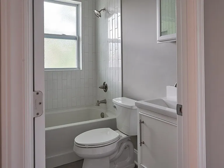 217 Circle Ave #2 — Photo 9
