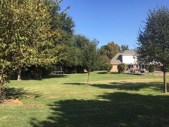3rd image of 1602 Summer Lane Ct