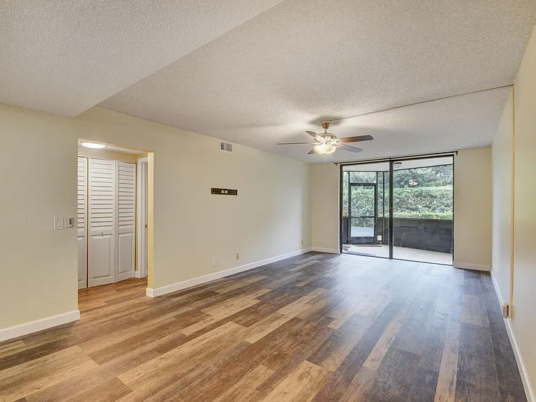 890 N Federal Hwy #103 — Photo 11