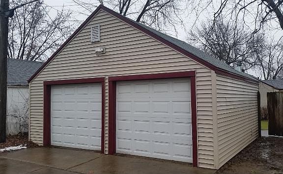4th image of 532 8th Ave S