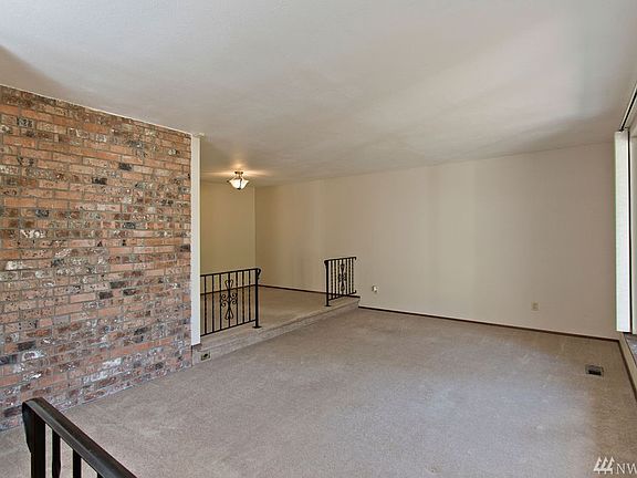 4th image of 16203 70th Ave E