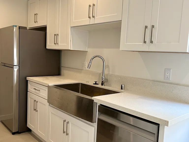 517 Pier Ave #1 — Photo 7