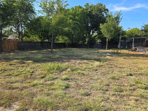113 Dennis Dr, Azle, TX 76020