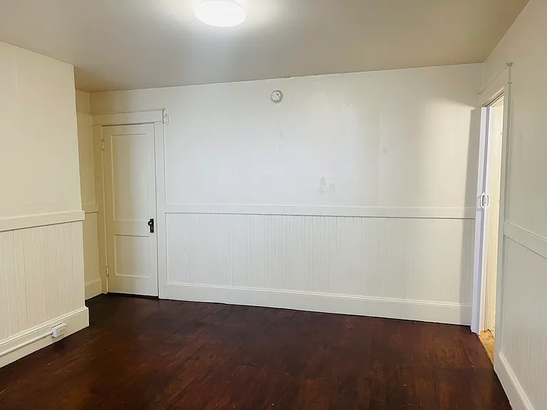 553 Lincoln St — Photo 3