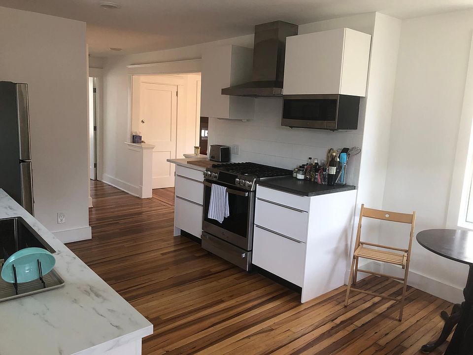 1st image of 40 8th St #3
