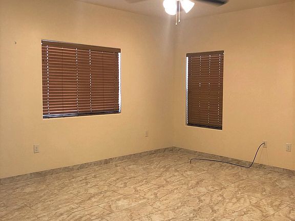 4th image of 826 Oasis Ave