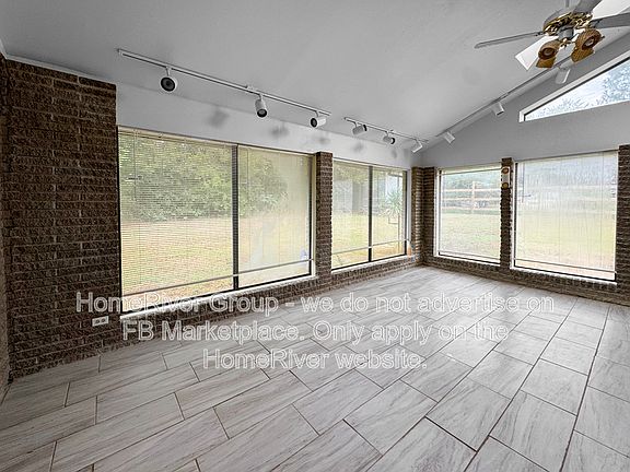 4th image of 4720 NE 31st St