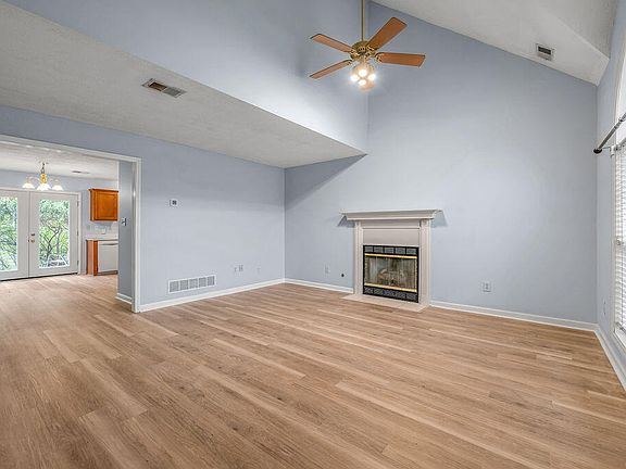 4th image of 3316 Pueblo Ct