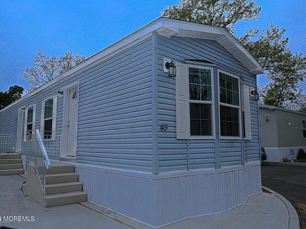 49 Monique Circle, Hazlet, NJ 07730