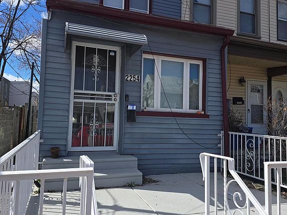 2nd image of 2254 Pratt St