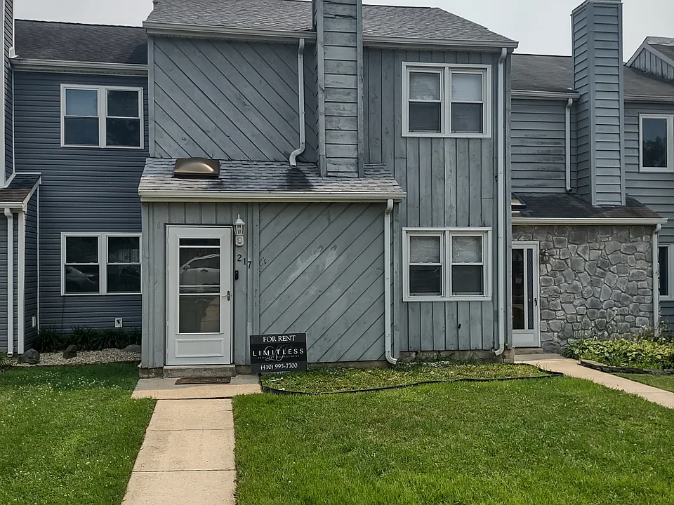 217 E Green Valley Cir