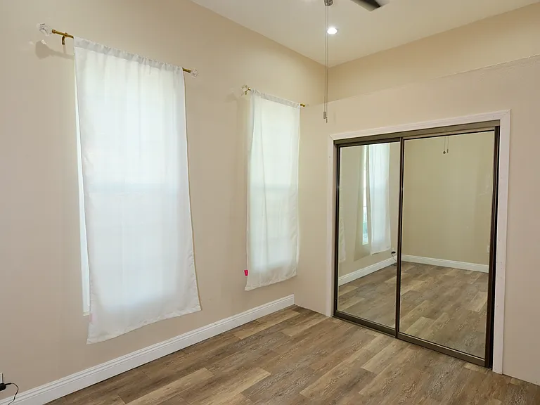 332 E Olive Ave — Photo 29
